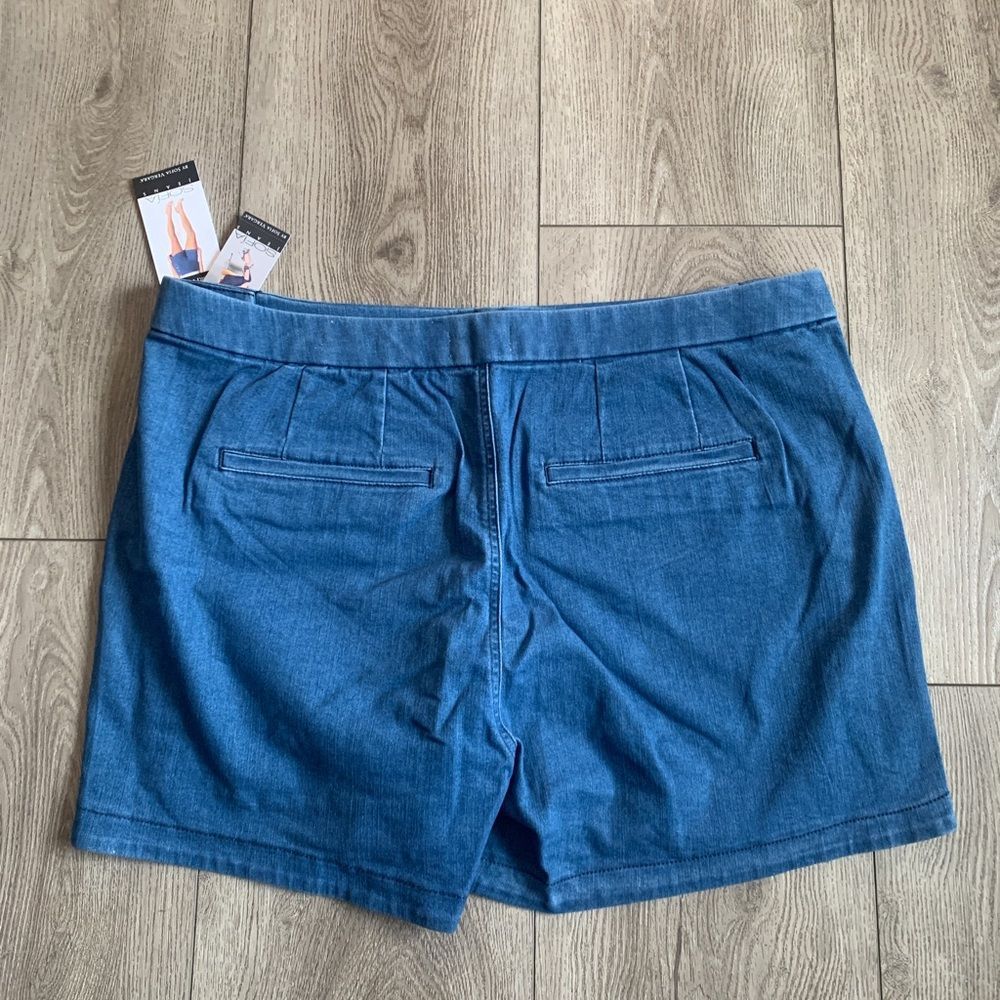 Sofia Vergara Julieta high rise shorts pull on - Picture 2 of 4